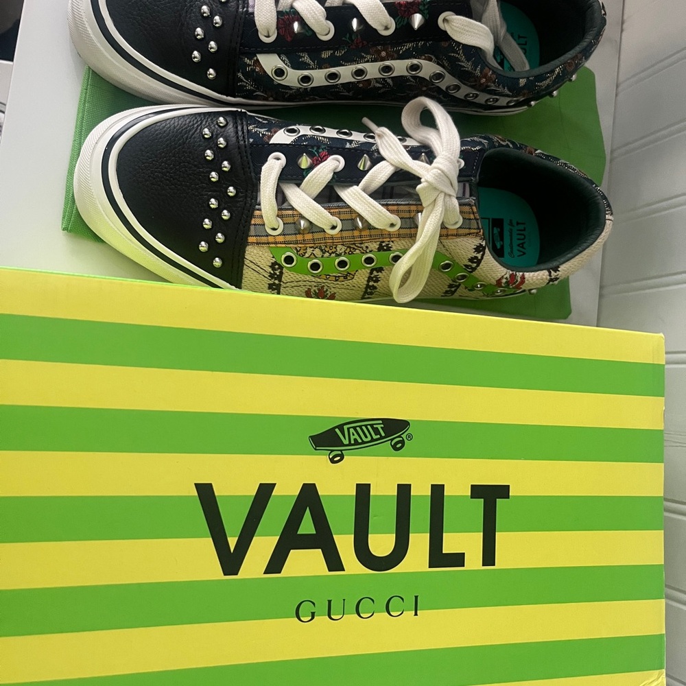 Gucci x Vans Sneakers - Picture 2 of 10